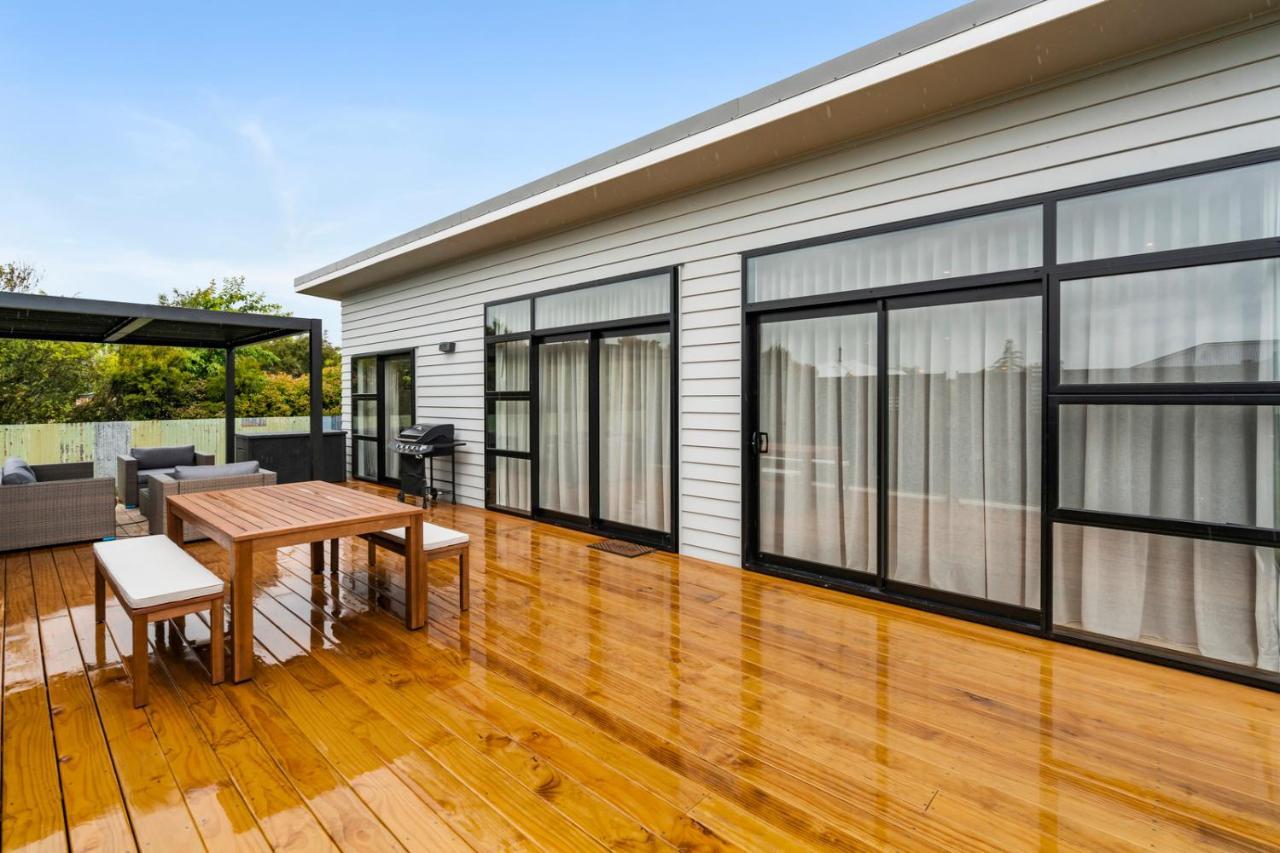 Pride Of Pinot - Martinborough Holiday Home Exterior photo