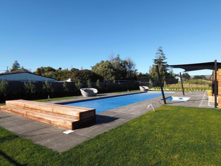 Pride Of Pinot - Martinborough Holiday Home Exterior photo